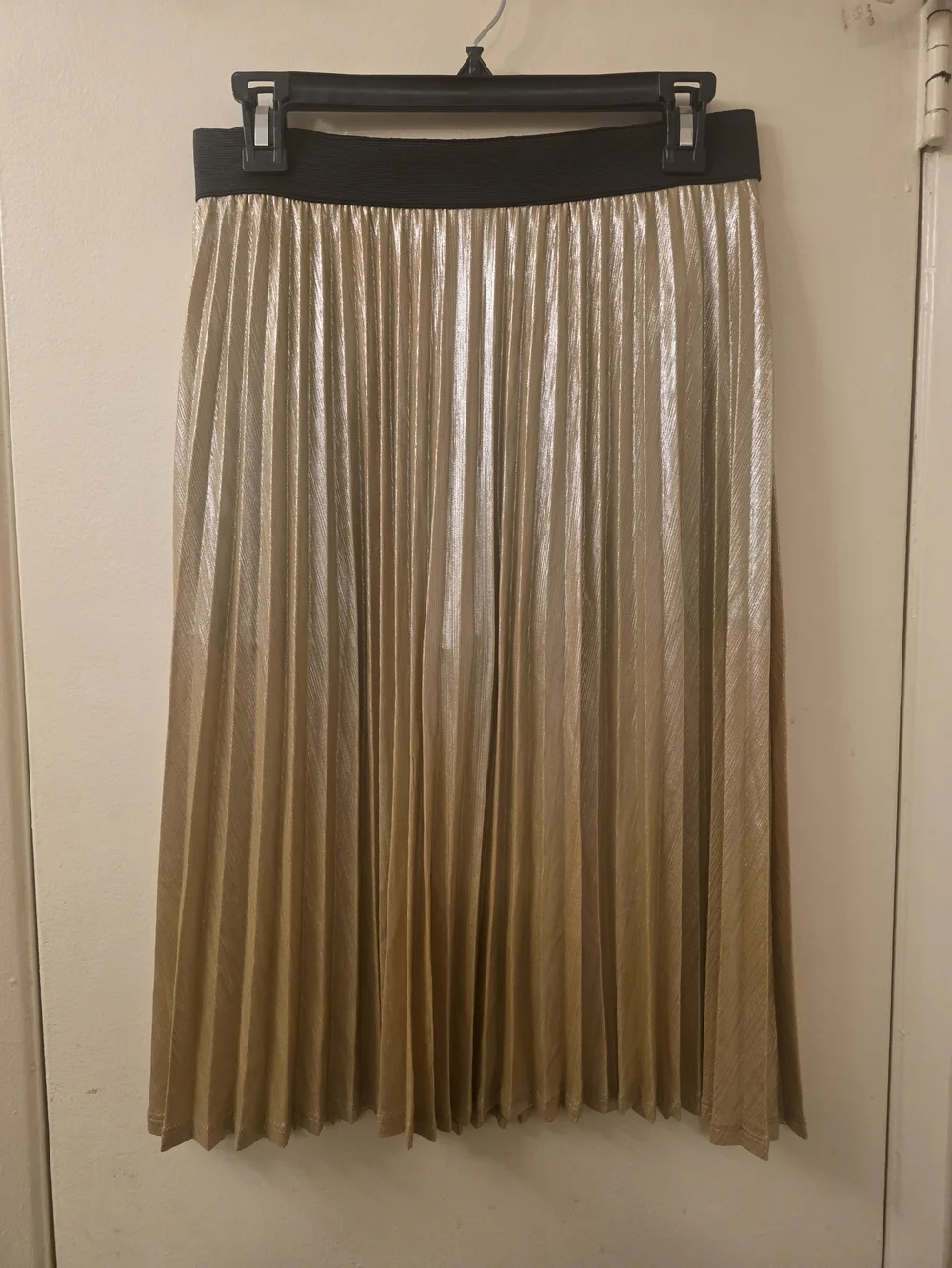 Forever 21 Metallic Gold Pleated Midi Skirt with Black Waistband